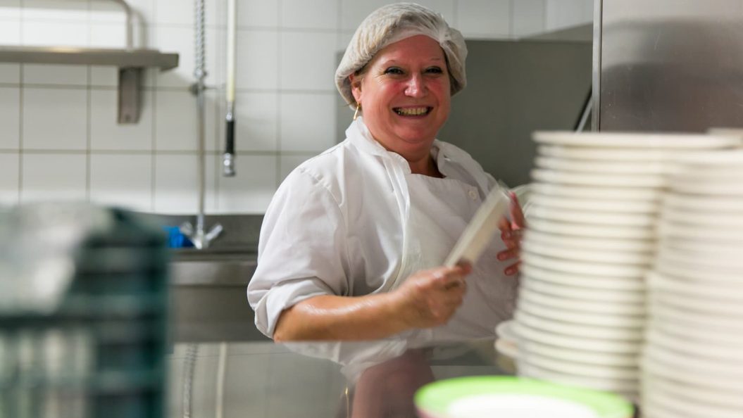 second cuisine avec assiettes