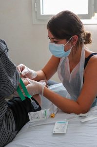 Prise de sang patient